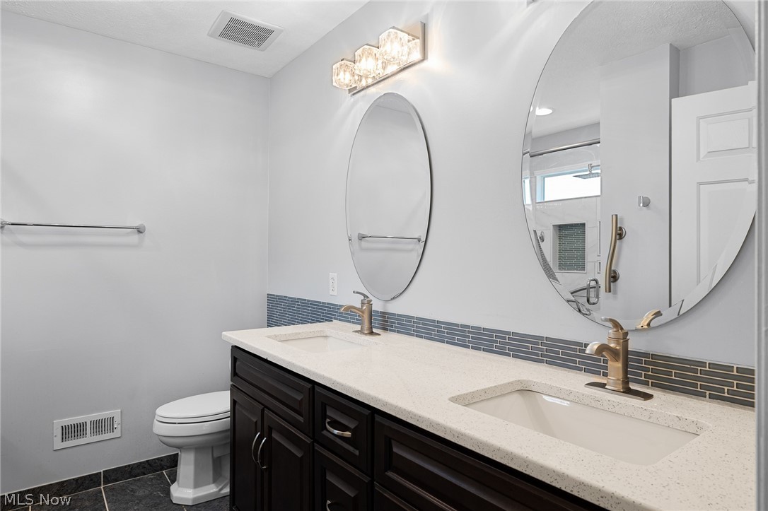 190 Cobblestone Court Berea OH 44017