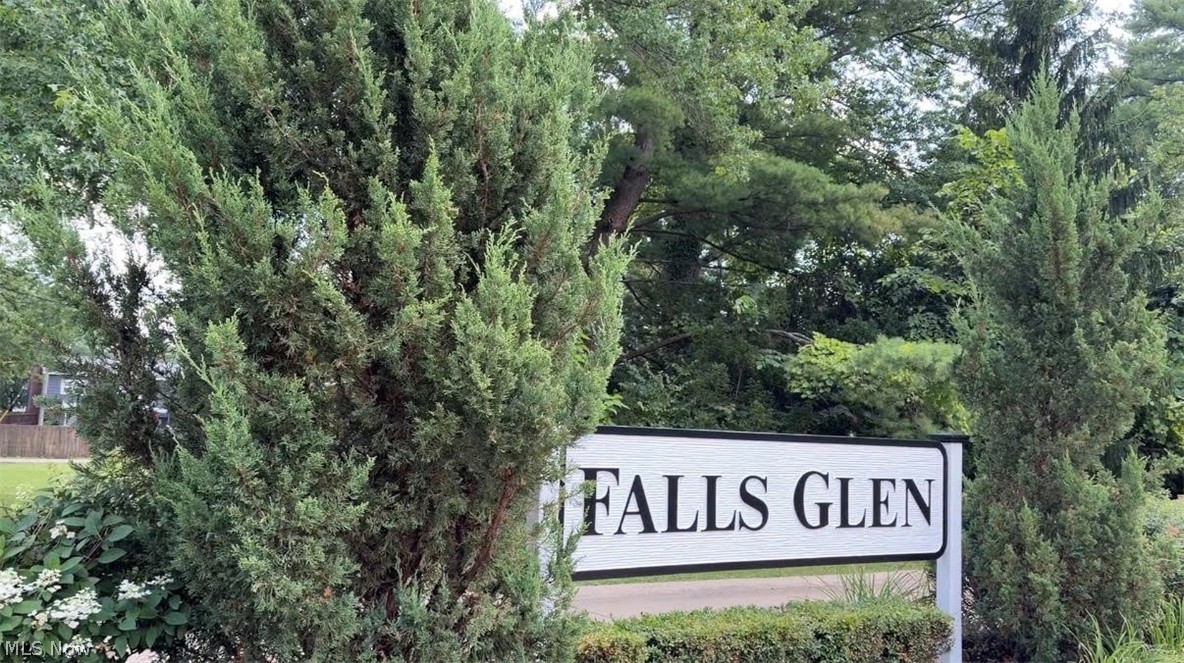 8349 Falls Glen Lane Olmsted Falls OH 44138