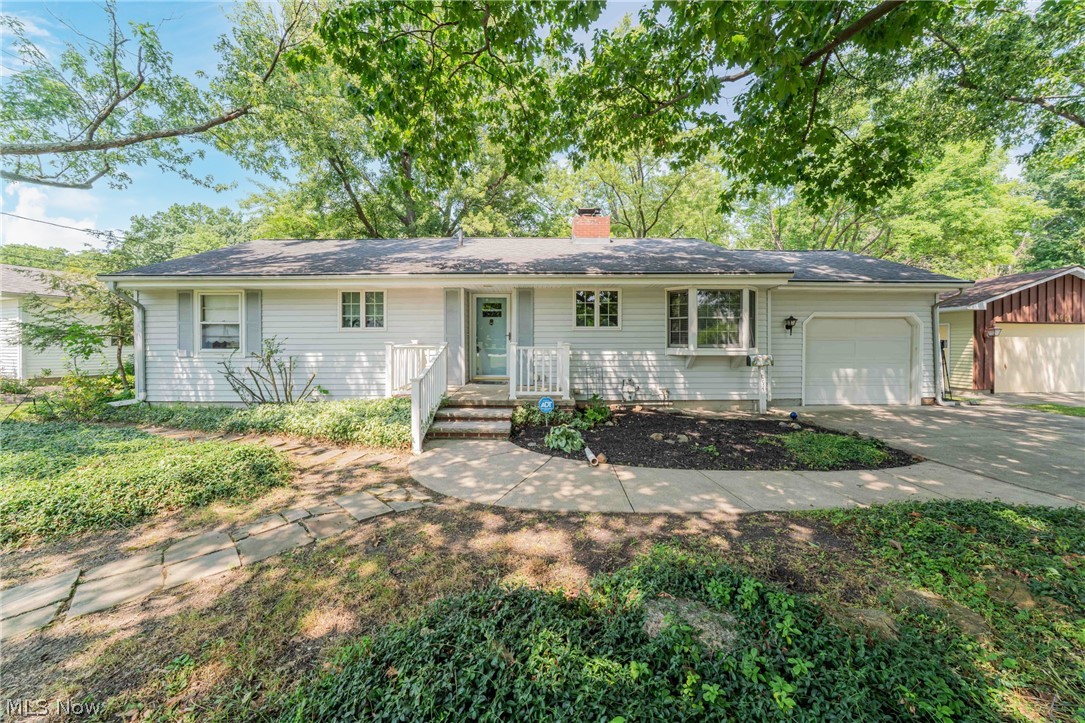 1094 N Pasadena Avenue Elyria OH 44035