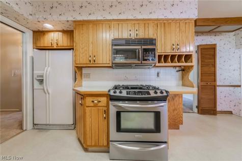 1094 N Pasadena Avenue Elyria OH 44035