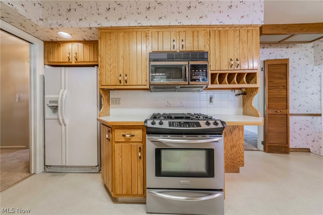 1094 N Pasadena Avenue Elyria OH 44035