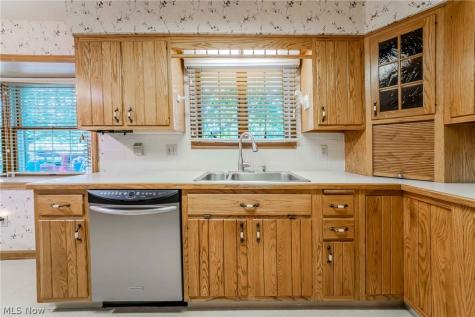 1094 N Pasadena Avenue Elyria OH 44035