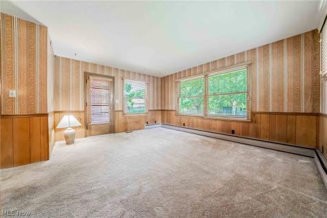 1094 N Pasadena Avenue Elyria OH 44035