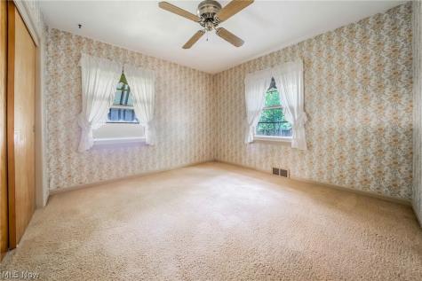 1094 N Pasadena Avenue Elyria OH 44035