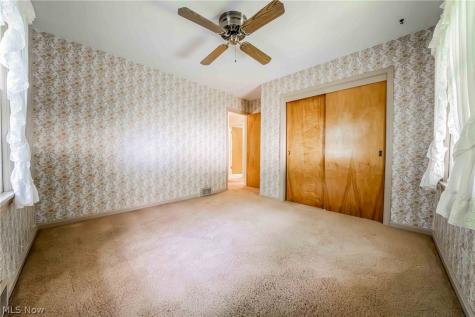 1094 N Pasadena Avenue Elyria OH 44035