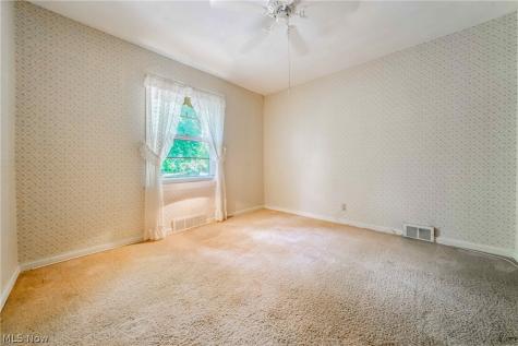1094 N Pasadena Avenue Elyria OH 44035
