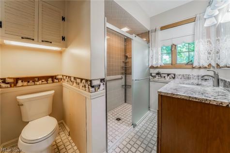 1094 N Pasadena Avenue Elyria OH 44035