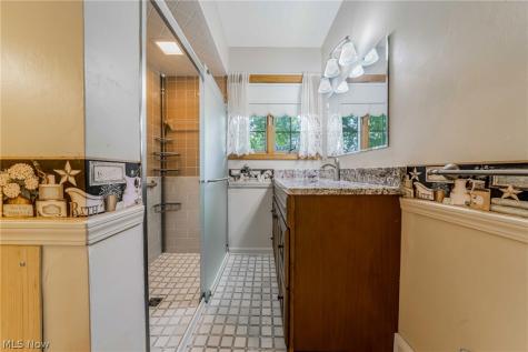 1094 N Pasadena Avenue Elyria OH 44035