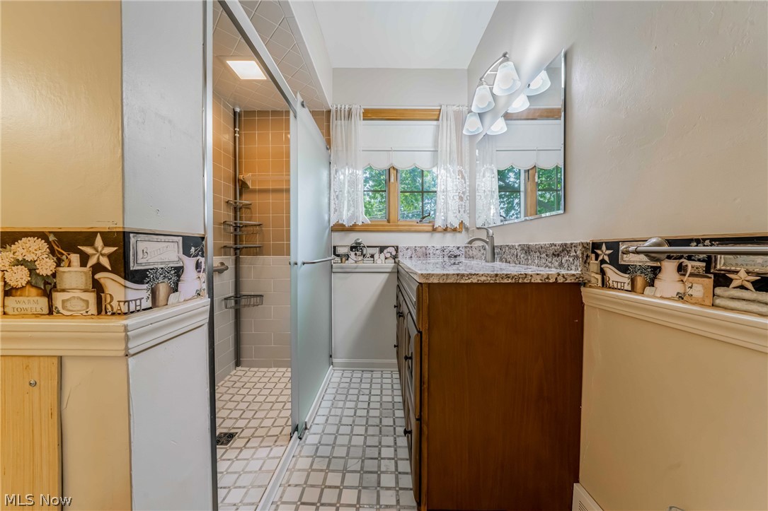 1094 N Pasadena Avenue Elyria OH 44035