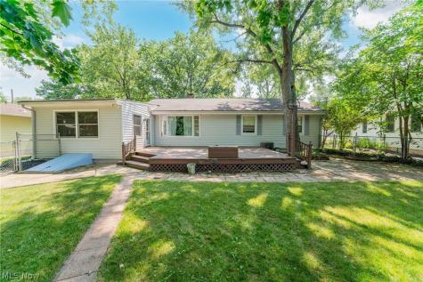 1094 N Pasadena Avenue Elyria OH 44035