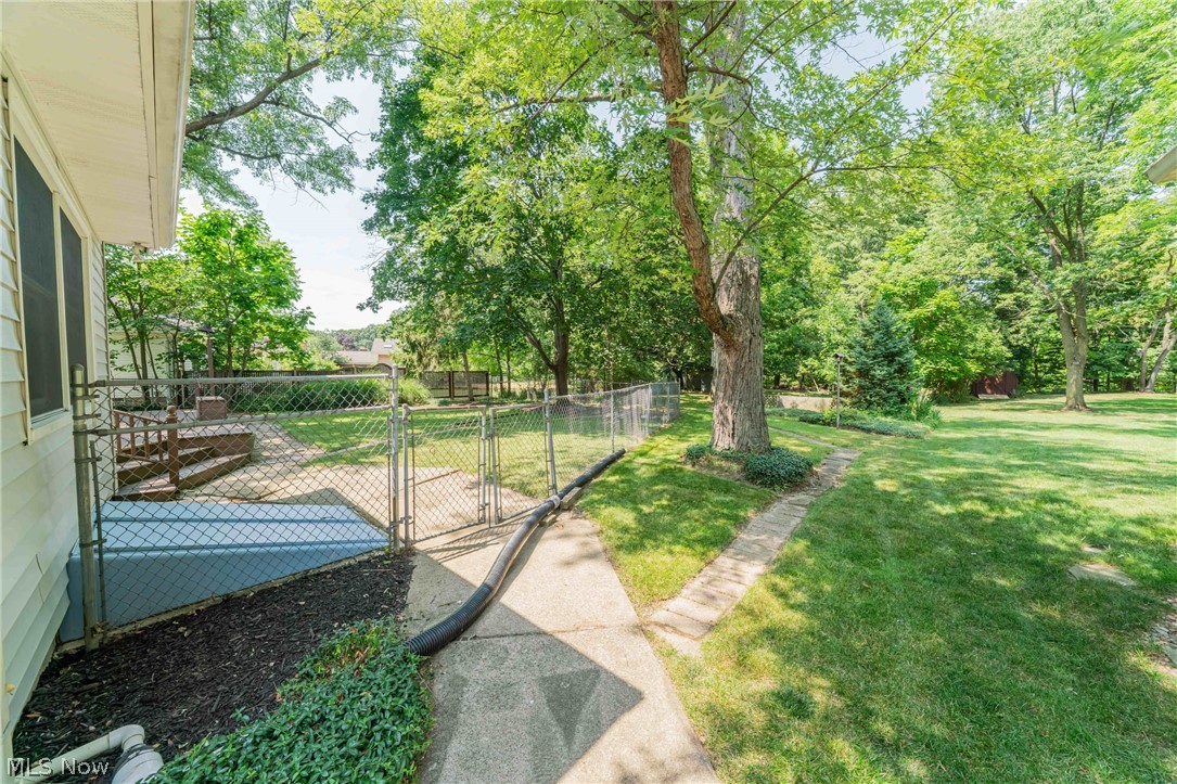 1094 N Pasadena Avenue Elyria OH 44035