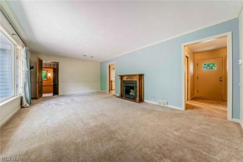 1094 N Pasadena Avenue Elyria OH 44035