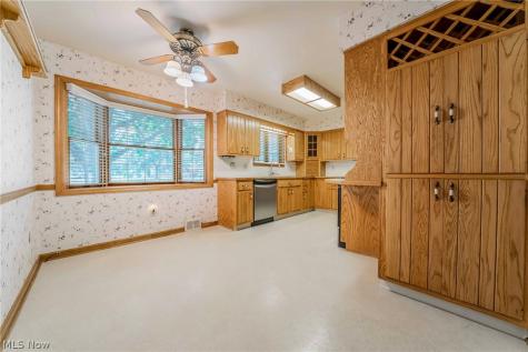 1094 N Pasadena Avenue Elyria OH 44035