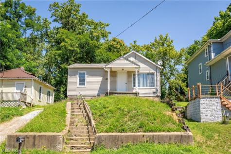 155 Fernwood Avenue Barberton OH 44203