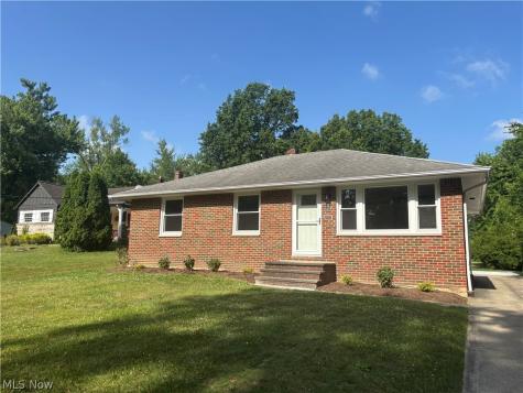 1574 Sunview Road Lyndhurst OH 44124