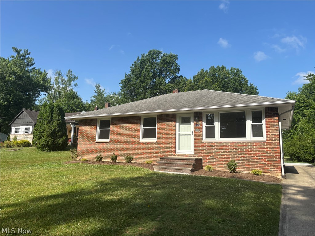 1574 Sunview Road Lyndhurst OH 44124