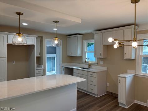 1574 Sunview Road Lyndhurst OH 44124