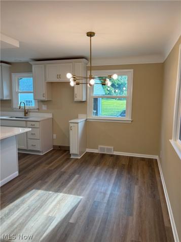 1574 Sunview Road Lyndhurst OH 44124