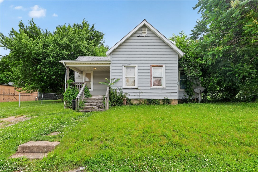 717 Baker Street Zanesville OH 43701
