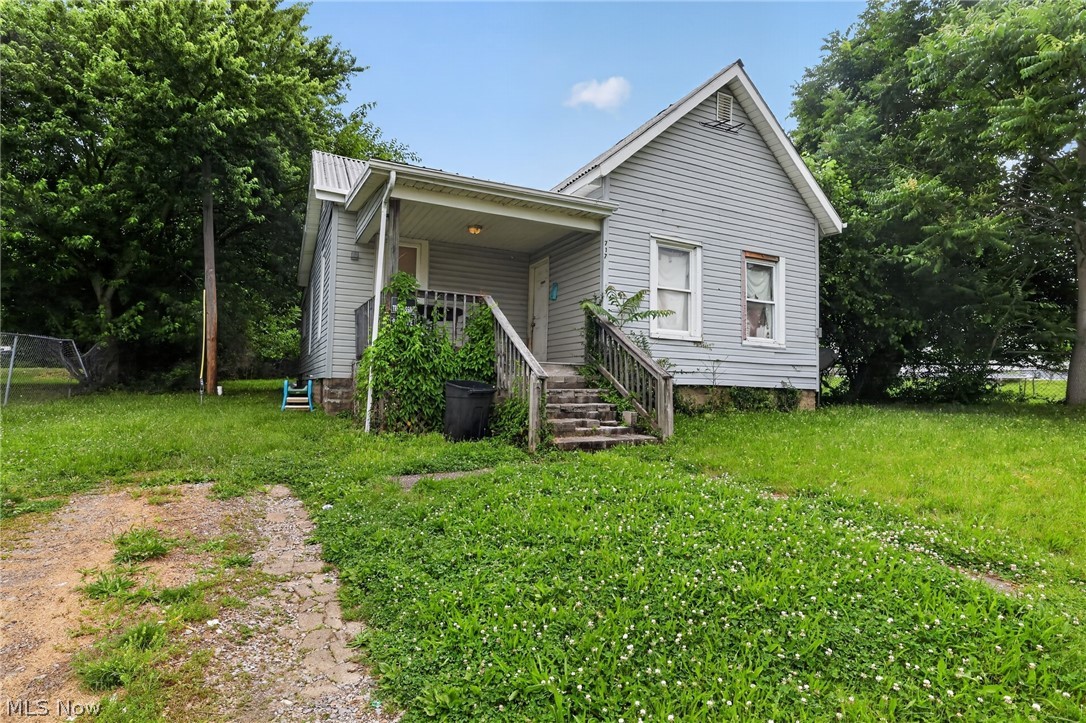 717 Baker Street Zanesville OH 43701