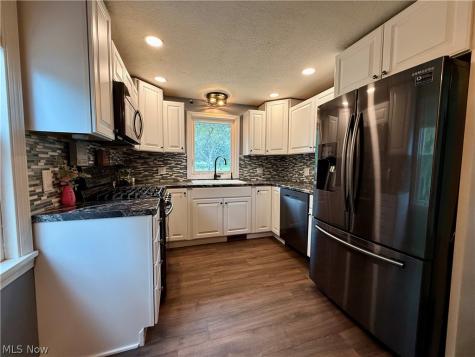 2476 Ravenna Avenue NE East Canton OH 44730