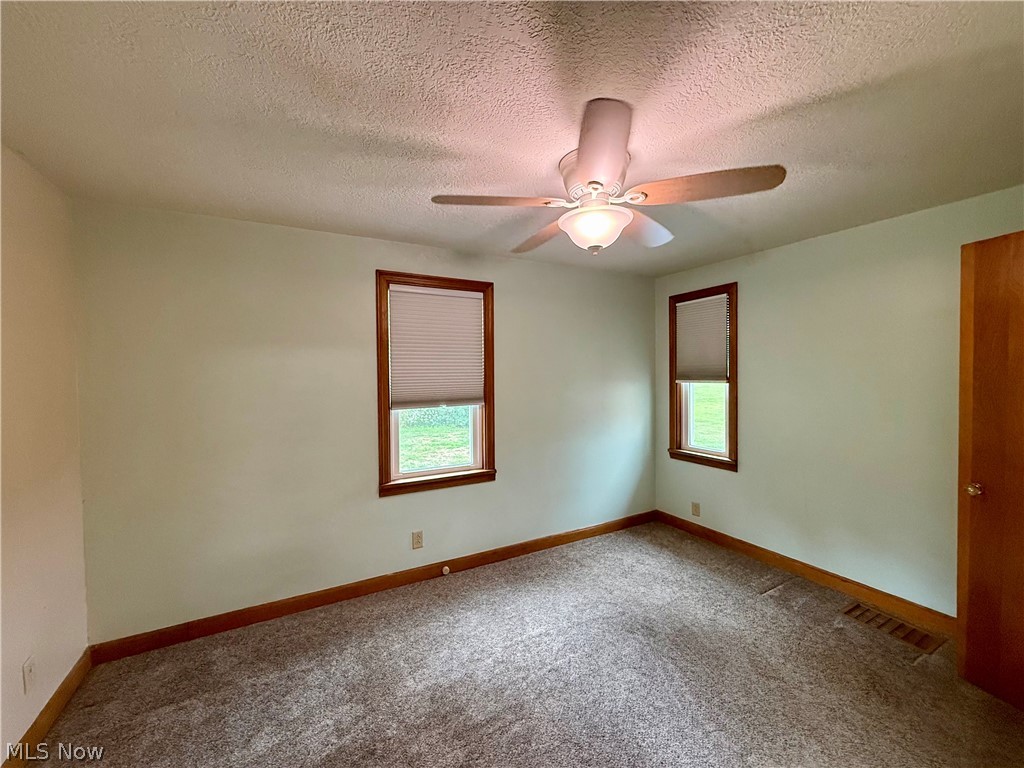 2476 Ravenna Avenue NE East Canton OH 44730