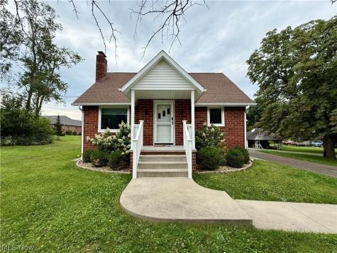 2476 Ravenna Avenue NE East Canton OH 44730