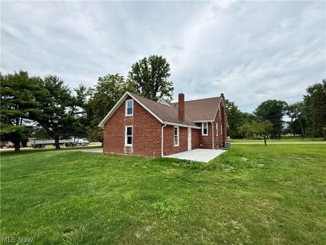 2476 Ravenna Avenue NE East Canton OH 44730