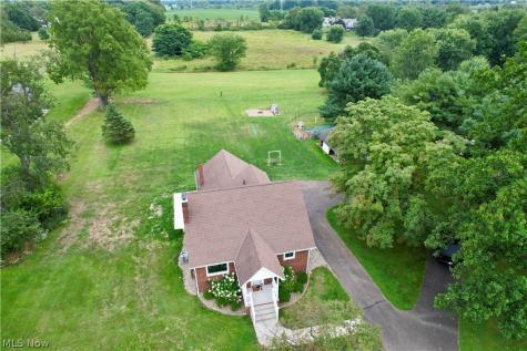 2476 Ravenna Avenue NE East Canton OH 44730