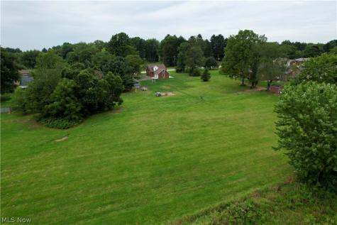 2476 Ravenna Avenue NE East Canton OH 44730