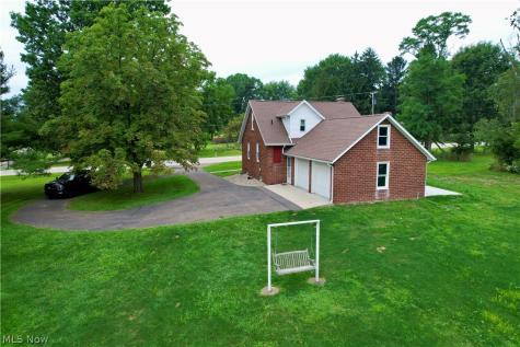 2476 Ravenna Avenue NE East Canton OH 44730