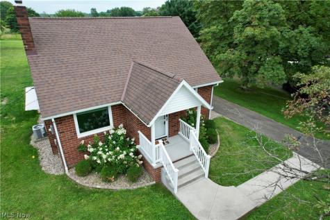 2476 Ravenna Avenue NE East Canton OH 44730