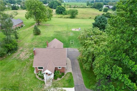 2476 Ravenna Avenue NE East Canton OH 44730