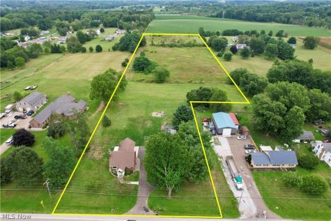 2476 Ravenna Avenue NE East Canton OH 44730