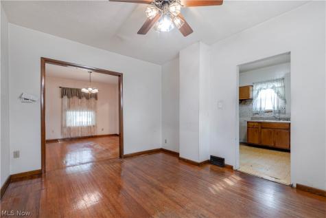 3901 Henritze Avenue Cleveland OH 44109