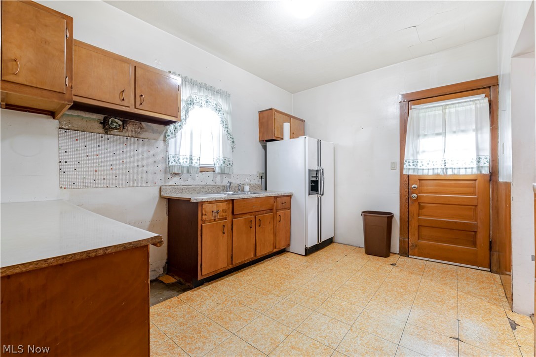 3901 Henritze Avenue Cleveland OH 44109