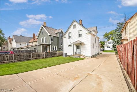 3901 Henritze Avenue Cleveland OH 44109