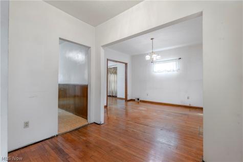 3901 Henritze Avenue Cleveland OH 44109