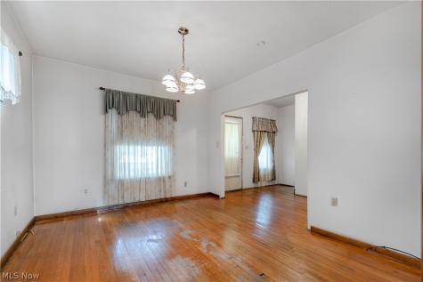 3901 Henritze Avenue Cleveland OH 44109