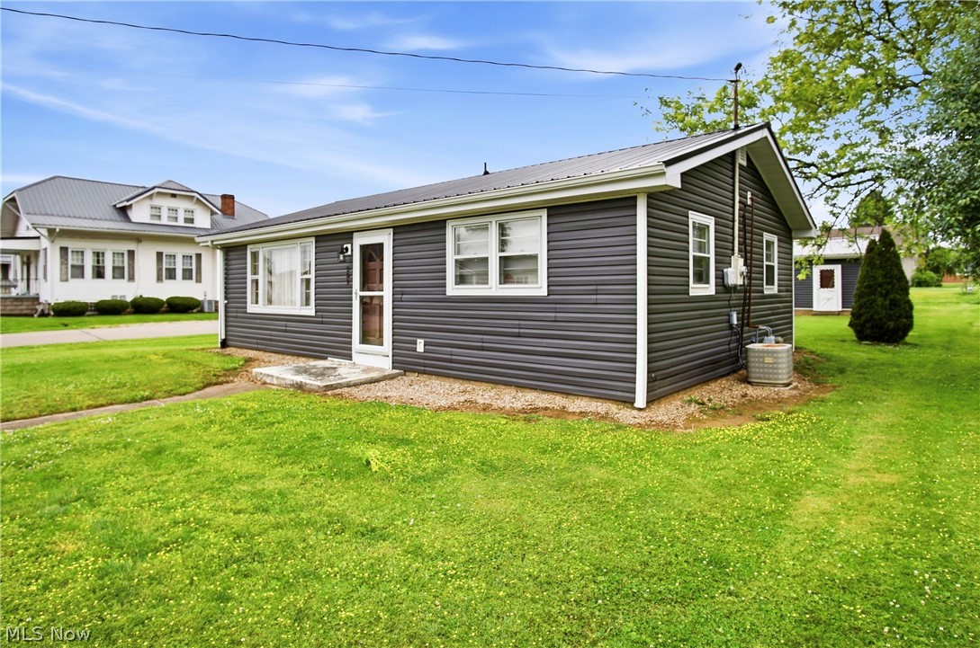 289 Elm Street Duncan Falls OH 43734