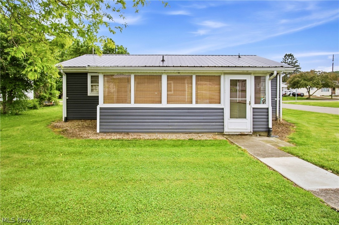 289 Elm Street Duncan Falls OH 43734
