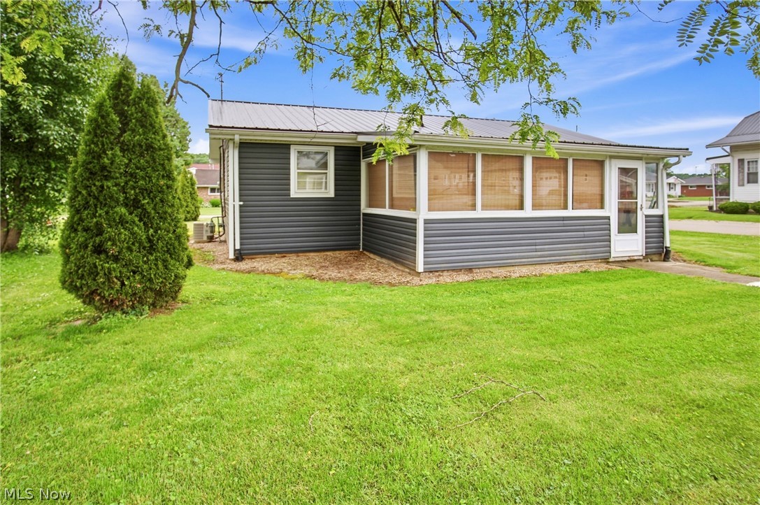 289 Elm Street Duncan Falls OH 43734