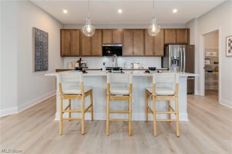 29121 Lancaster Lane North Olmsted OH 44070