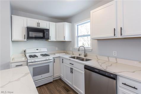 586 Brittain Road Akron OH 44305