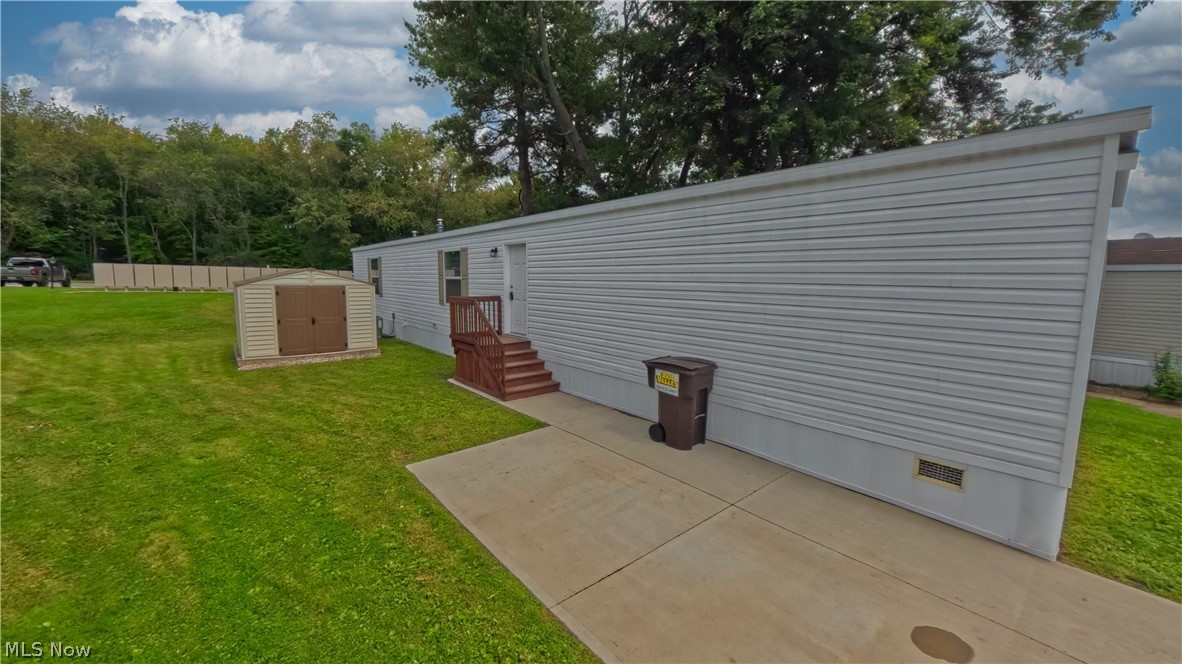 1006 South Park Circle Brookfield OH 44403