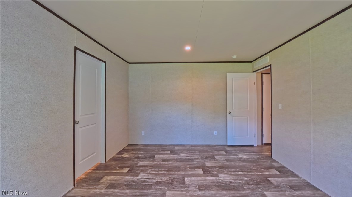 1006 South Park Circle Brookfield OH 44403