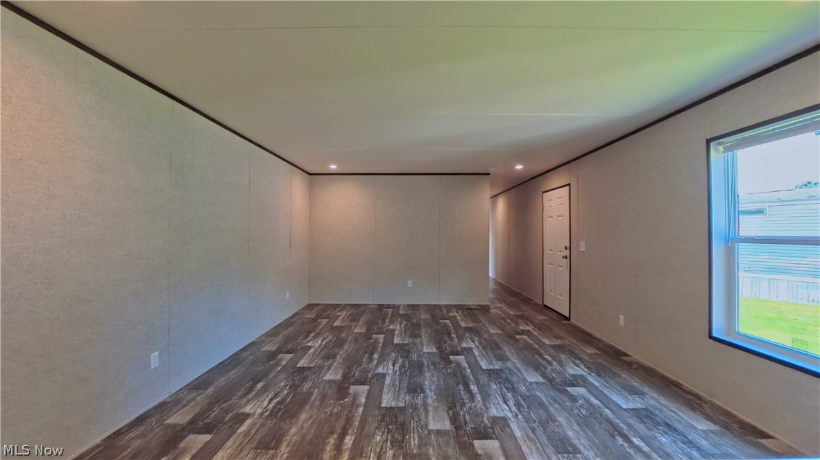 1006 South Park Circle Brookfield OH 44403