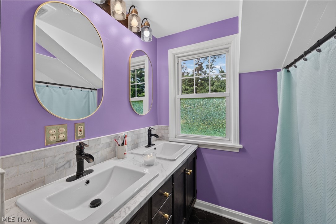 28049 Emery Road Orange Village OH 44022
