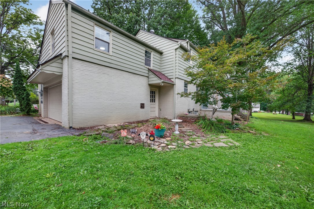 28049 Emery Road Orange Village OH 44022