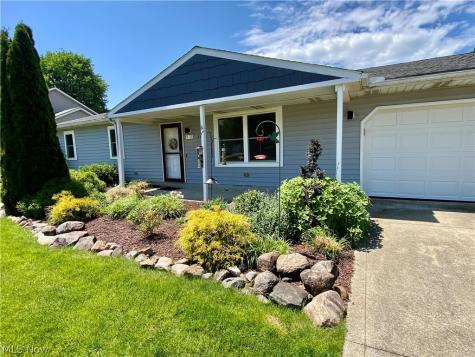578 Fieldstone Drive Amherst OH 44001